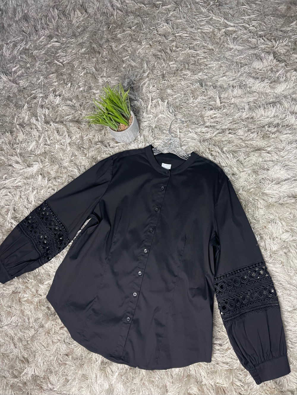 Chico's Size (XL) Black Balloon Sleeve Blouse with Lace Detailed Sleeves.